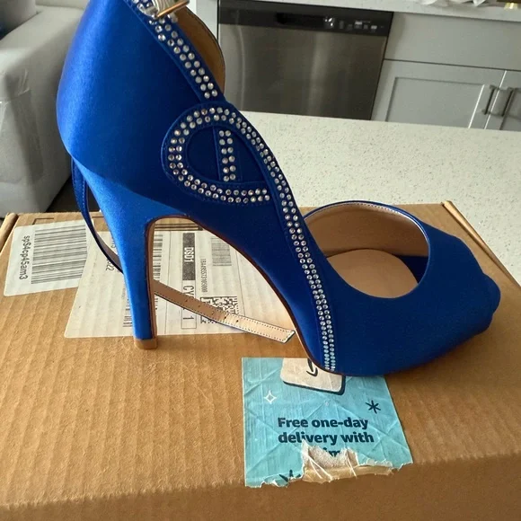 Elegant Blue Peep-Toe Heels - Picture 2 of 2